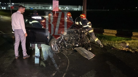 Accident feroviar în Valea Lupului. Un autoturism a fost lovit în plin de trenul de Dorohoi - EXCLUSIV, GALERIE FOTO, VIDEO, UPDATE