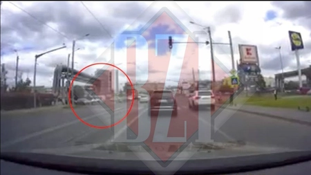 Accidentul din zona Tudor Vladimirescu, surprins de o cameră de bord. Momentul impactului - EXCLUSIV, VIDEO