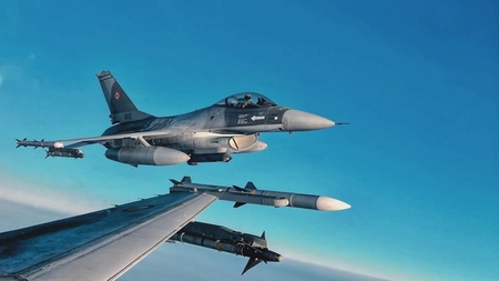 Pilotul avionului misterios care a survolat România este de negăsit: Bulgarii îl caută de 24 de ore