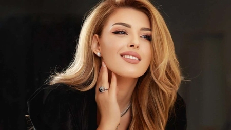 Diana Bișinicu își ascunde vârsta și arată spectaculos. Cu ce probleme de sănătate se confruntă frumoasa vedetă