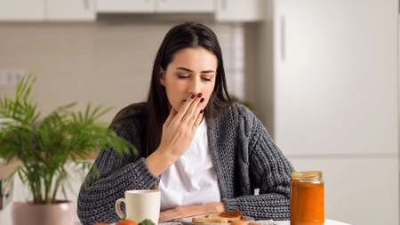 Te confrunți cu senzație de greață după masă? Află care pot fi cauzele