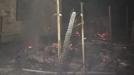 Noapte de foc la Iași unde un bărbat a murit carbonizat într-un incendiu la două locuințe - EXCLUSIV/FOTO, VIDEO