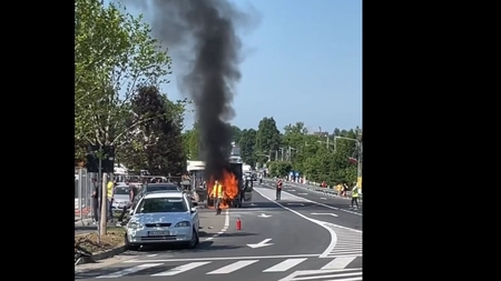 Incendiu în comuna Miroslava. Un autoturism a ars ca o torţă - VIDEO, UPDATE