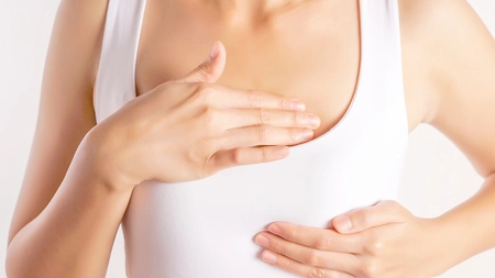 Iritație sub sân. Cum să scapi de o boală infecțioasă apărută în jurul glandelor mamare
