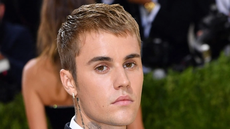 Justin Bieber este grav bolnav! Un virus i-a paralizat jumătate de față: „Rugați-vă pentru mine!”