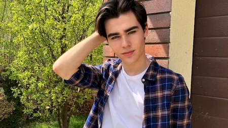 Băiatul lui Ștefan Bănică, prima poză oficială cu iubita! Ce fericit e Radu lângă superba blondină!