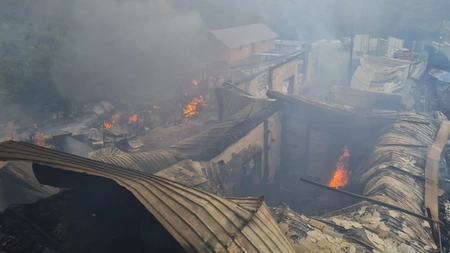 Incendiu puternic în județul Neamț! Mănăstirea Tărcuța a fost cuprinsă de flăcări - FOTO, VIDEO