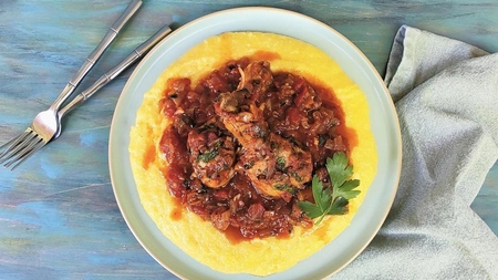 Tocăniță de ceapă cu pui, o rețetă savuroasă și delicioasă