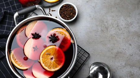 Cât zahăr se pune la vinul fiert? Rețetă aromată de vin fiert cu scorțișoară