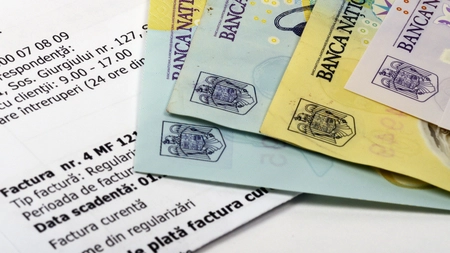 Nu mai sunt bani pentru compensarea facturilor la energie. Românii ar putea avea un şoc
