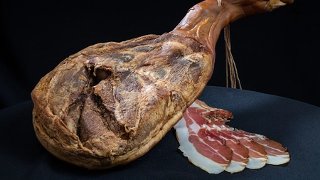 Cum se face jambonul. Prosciutto italian la tine în bucătărie