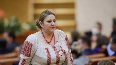 Pe cine a iubit Ilinca Munteanu înainte de George Simion. Diana Șoșoacă a dat-o de gol: „Păcat că și-a lăsat iubitul cu care era