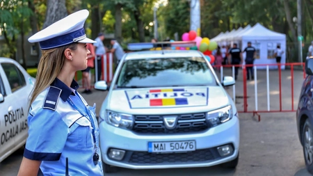 Polițiștii ieșeni alături de participanții la festivalul INIMO - FOTO