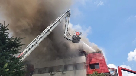 Incendiu pe Şoseaua Olteniţei, zona Popeşti-Leordeni. A fost emis mesaj Ro-Alert din cauza fumului