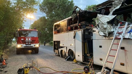 Patru români au murit, iar alţi nouă au fost grav răniţi într-un accident de autocar în Bulgaria