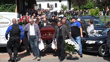 Bogdan Adomniței, fratele lui Cristian Adomniței, a fost înmormântat. A murit într-un tragic accident aviatic - GALERIE FOTO