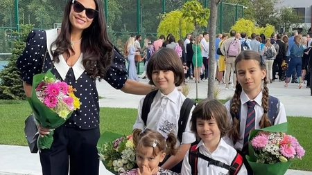 Cum s-au îmbrăcat vedetele mămici în prima zi de școală. Elena Băsescu, Anca Serea, Anna Lesko și Simona Pătruleasa, elegante și feminine