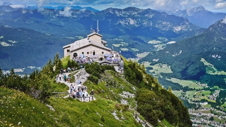 Cum arată și cât valorează casa de vacanță a lui Adolf Hitler din Germania? Află totul despre „Cuibul Vulturului”
