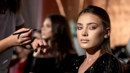 Cum arată acum Adina Asăvoaie, păpușa de la Glina. Adolescenta s-a mutat cu chirie