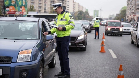 Se schimbă legea privind circulația pe drumurile publice. Proprietarul, obligat să-i dezvăluie şi poliţistului local identitatea persoanei căreia i-a încredinţat maşina