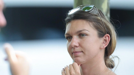 Simona Halep cu bagajele făcute, însoțită de un alt bărbat. Primele imagini cu sportiva după divorț
