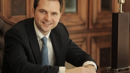 Bugetari cu salarii de peste 2.000 de euro net. Ce fac tinerii care lucrează în acel minister