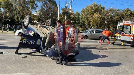 Accident rutier la Iaşi. O autospecială de la Jandarmerie s-a răsturnat în zona Podu Roș! Există victime - EXCLUSIV, FOTO, UPDATE, VIDEO