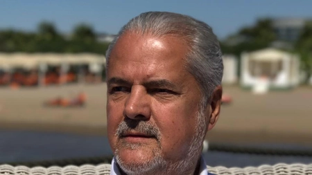 Protest inedit! Adrian Năstase anunță boicotarea magazinelor olandeze Mega Image până la acceptarea României în Schengen