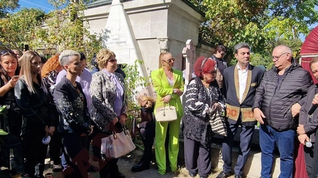Anamaria Prodan, despre Laurențiu Reghecampf la parastasul mamei sale. Ionela Prodan ar fi împlinit 75 de ani