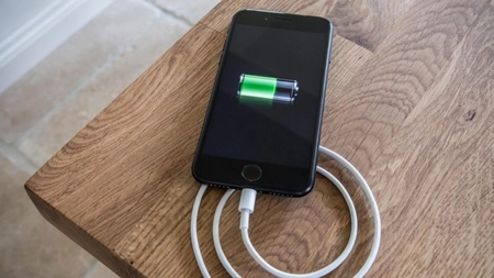 Cum să te ţină mai mult bateria la telefon. La ce trebuie să fim atenţi, indiferent de telefon