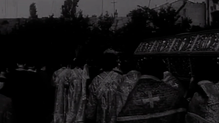 Impresionant. Cum era sărbătorită Sf. Parascheva acum 66 de ani. Filmare de colecţie - VIDEO