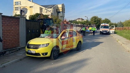 Cei trei răniți din accidentul petrecut în Păcureț au fost transportați la spital! Șoferul taxiului are traumatisme multiple