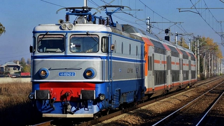 Un tren s-a blocat pe șine între două bariere pornite! Coloane de mașini s-au format la Ciurea - EXCLUSIV