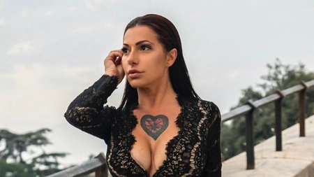 O cunoscută actriță de filme pentru adulți candidează pentru conducerea unei regiuni din Italia: ”Față de politicienii actuali, n-am șofer și merg cu metroul”