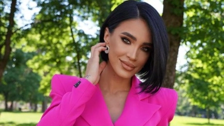 Adelina Ioana Pestrițu face furori pe Facebook și se bucură de succes. Vedeta câștigă sume impresionante din activitatea de influencer