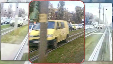 Sport extrem pe un bulevard intens circulat din Iași! A trecut peste acostament și a condus pe linia de tramvai! – FOTO/VIDEO