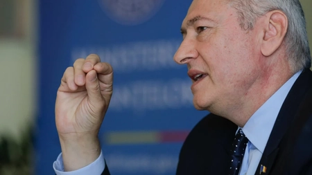 Patru țărani care vindeau în fața casei fructe, amendați cu 30.000 lei. Lucian Heiuș: „Acești nemernici, că nu-i pot numi inspectori, fac de râs ANAF-ul”