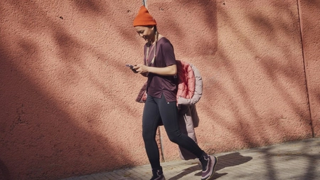 Tricouri sau bluze? Idei de styling la modă pentru el și pentru ea