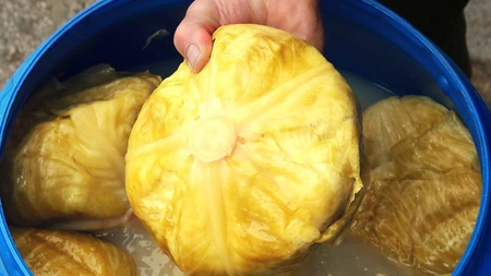 Varză murată după rețeta veche. Cum să obții niște murături gustoase și aromate
