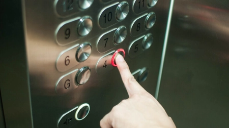 Incident în municipiul Iaşi. O persoană a rămas blocată în lift - EXCLUSIV