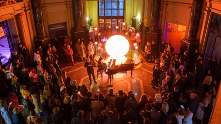 Art Safari încheie 2022 cu peste 120.000 de vizitatori și continuă în 2023 parteneriatul istoric cu marele muzeu londonez Victoria and Albert