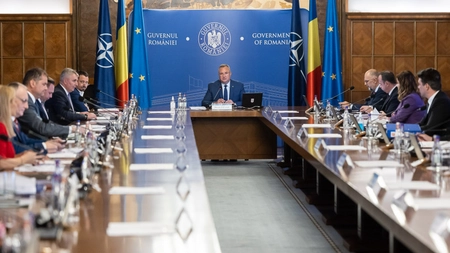 USR va sesiza Comisia Europeană dacă Guvernul nu va rectifica ordonanţa de urgenţă ce introduce „taxa de soare”
