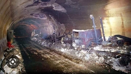 O cisternă cu benzină a provocat un accident cumplit în Afganistan. Sunt cel puțin 19 persoane decedate