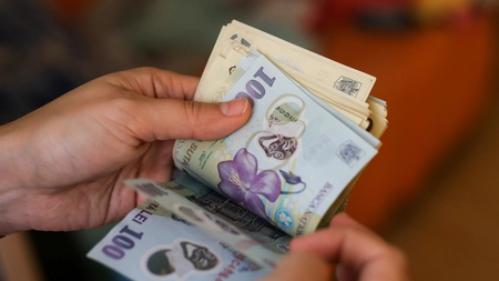 Majorarea salariului minim brut la 3.000 de lei pe lună a fost aprobată de Guvern
