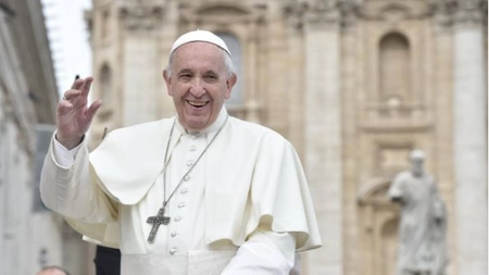 Urbi et Orbi: Papa Francisc condamnă războiul smintit din Ucraina