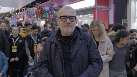Copiii de la DGASPC Iaşi primesc cadouri. Omul de afaceri Sorin Constantinescu a venit la Iaşi pentru campania „200 lei pentru fiecare copil” - VIDEO