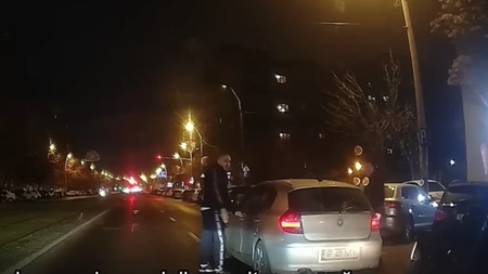 Scandal cu pumni și picioare în traficul din Capitală -VIDEO
