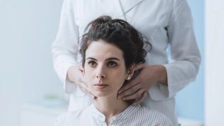 Ganglioni inflamați în gât-poze. În timpul căror boli apare acest simptom neplăcut?