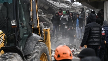 Noapte neagră în Turcia! Bilanţul cutremurelor din Turcia şi Siria a ajuns la 7.266 de morţi şi 35.626 de răniţi în ambele ţări