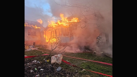 Incendiu puternic la o casă din judeţul Iaşi. Două persoane au murit carbonizate - UPDATE, FOTO